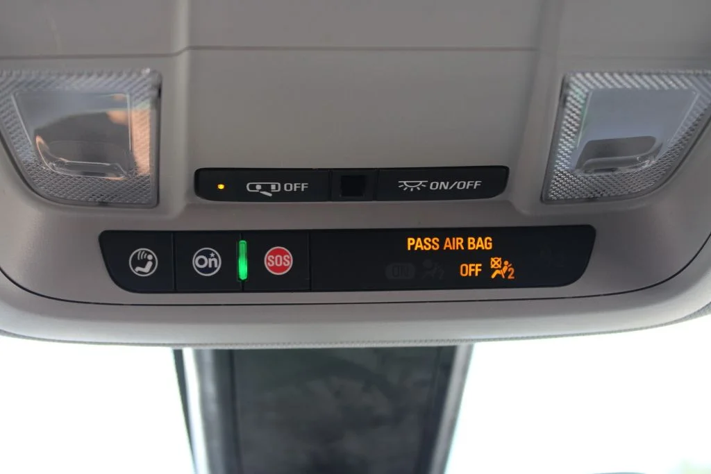 Used 2020 White Chevrolet LS image 17