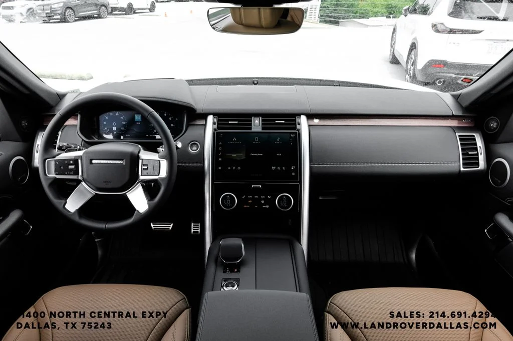 New 2026 Fuji White Land Rover Dynamic SE image 17
