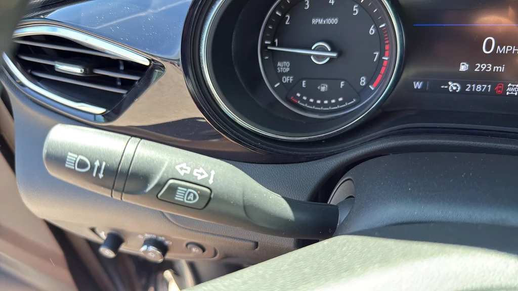 Used 2021  Buick Select image 20