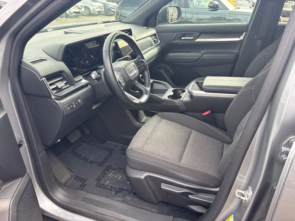 Used 2025 Silver GMC Elevation image 13
