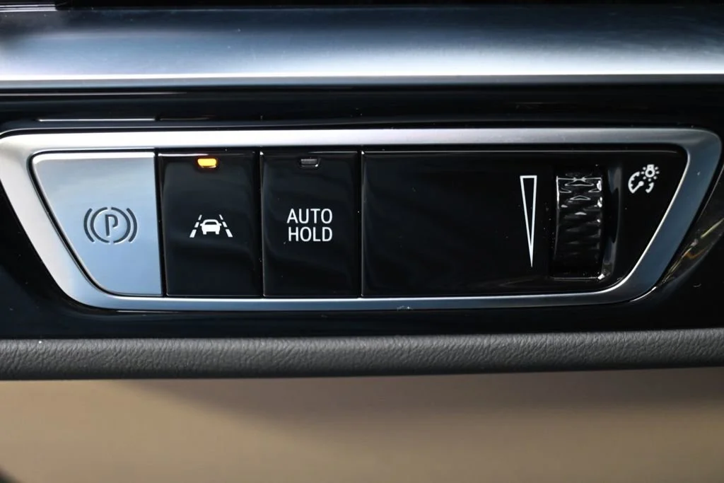 2025 Cadillac LYRIQ Luxury 3 - Photo 24