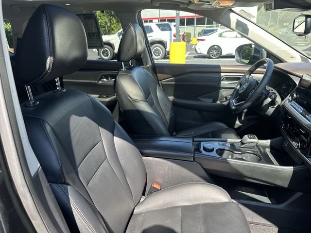 Used 2023 Black Nissan SL image 29