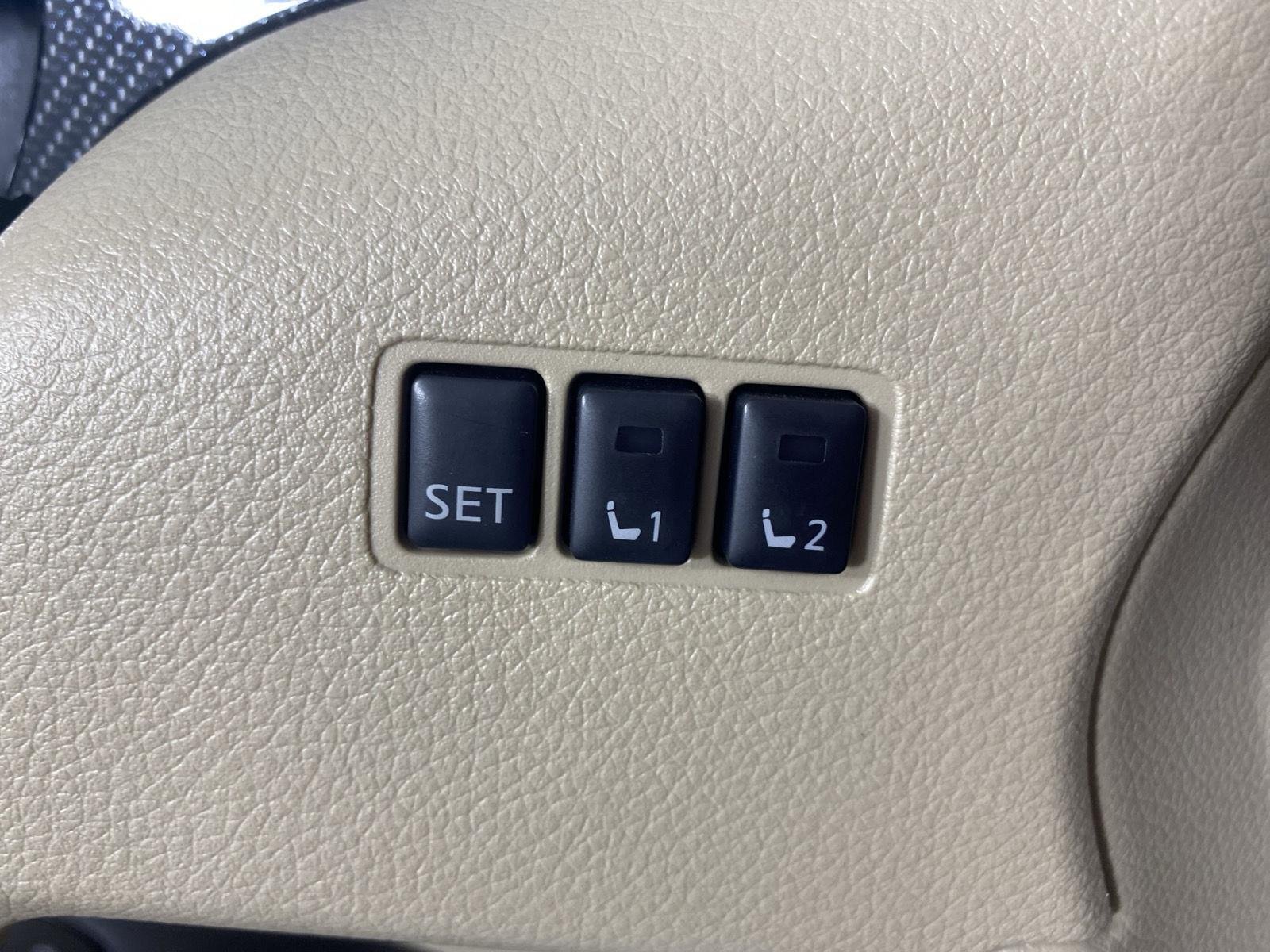 Used 2017 Palatial Ruby Nissan SL image 25