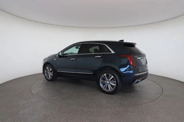 Used 2025 Green Cadillac Premium Luxury image 10
