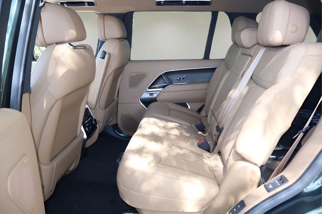 New 2026 Belgravia Green Land Rover SE image 12