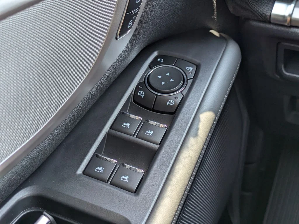New 2026 Oxford White Ford Active image 27