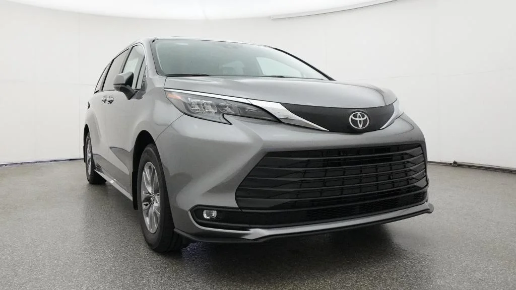 New 2026 Heavy Metal Toyota XLE image 23