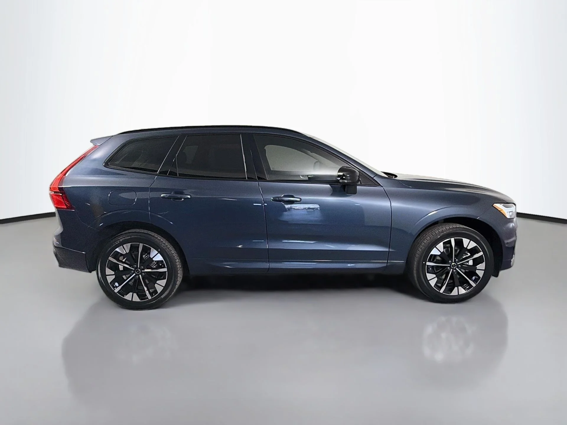 New 2027 Denim Blue Volvo Plus image 4