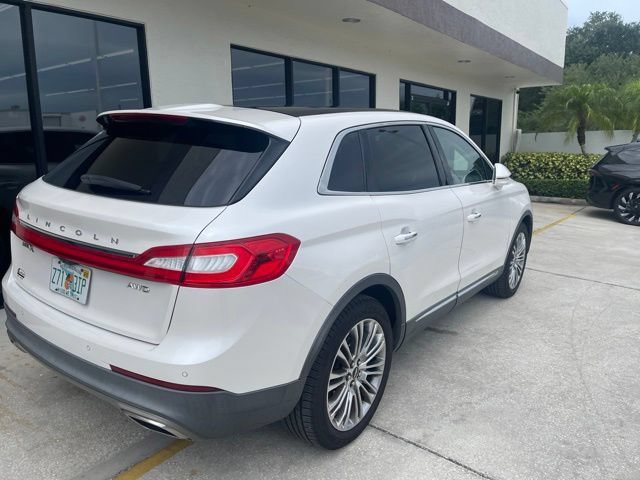 Used 2018 White Platinum Metallic Tri-coat Lincoln Reserve image 6