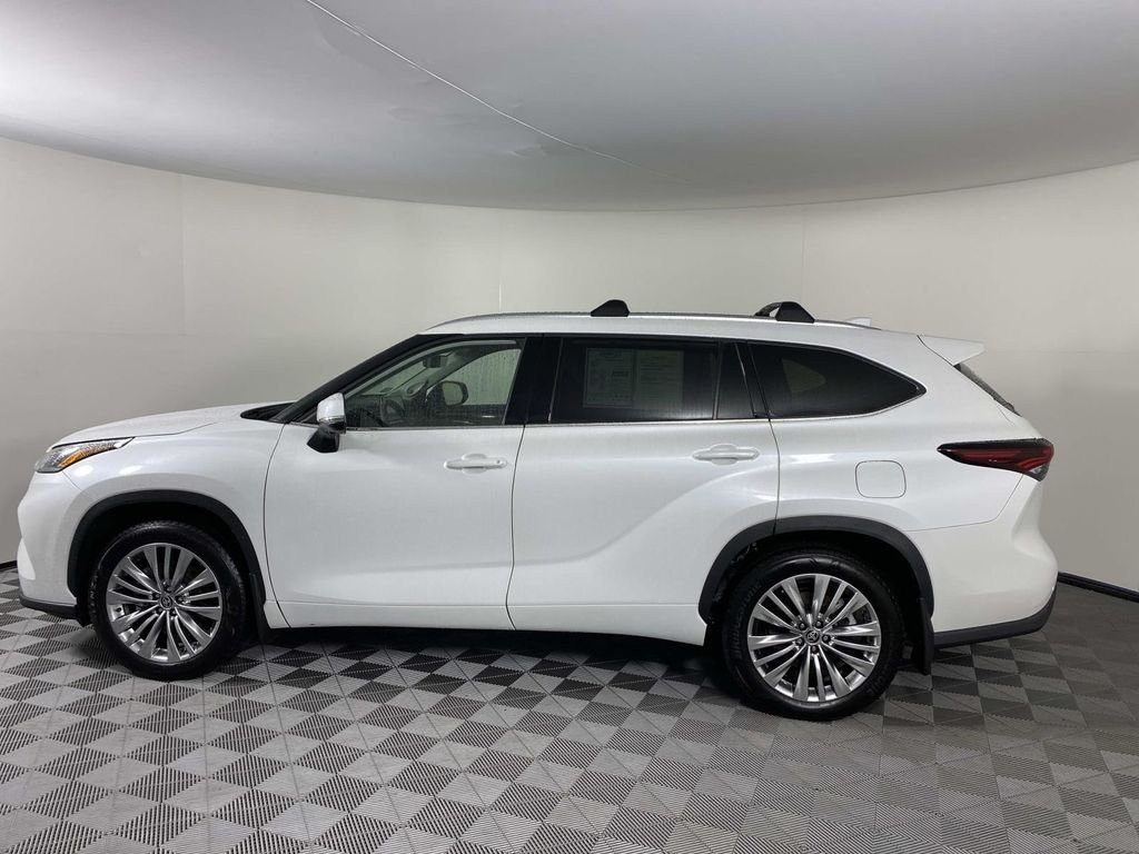 Used 2026 Beige Toyota Platinum image 5