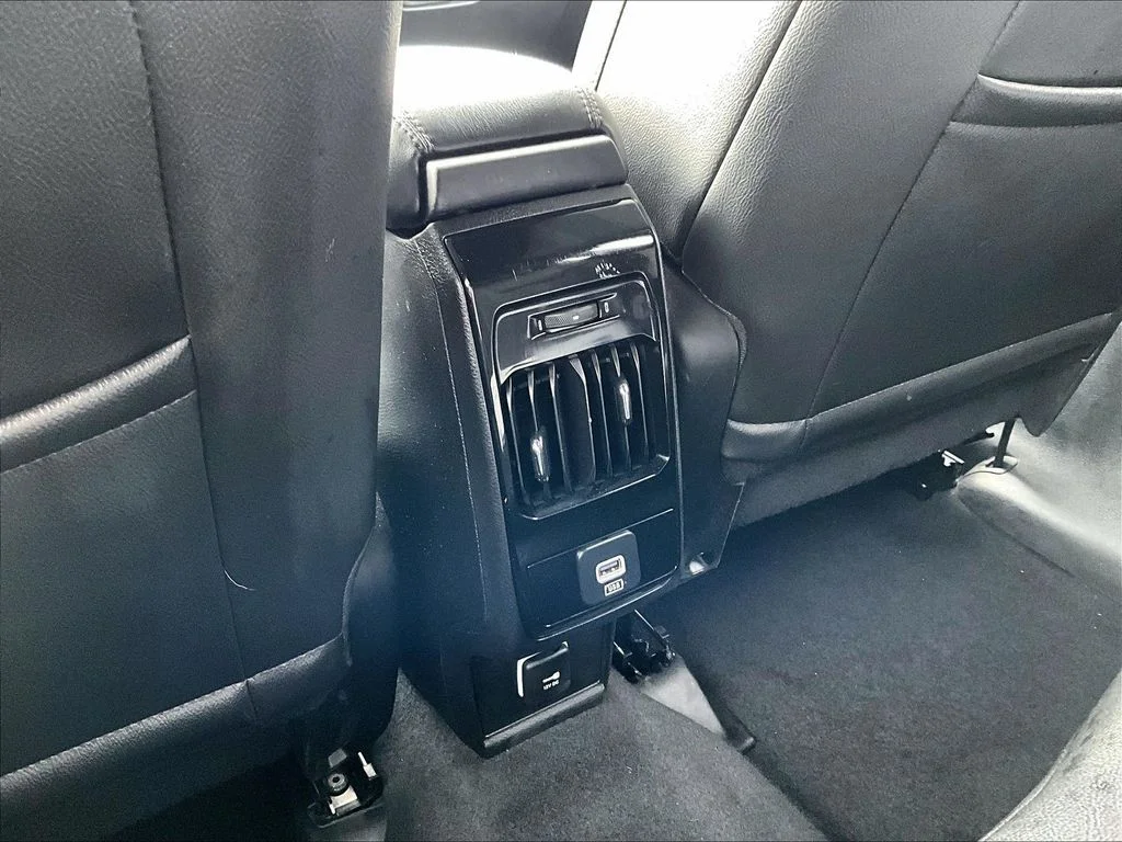 Used 2025 White Jeep Limited image 34