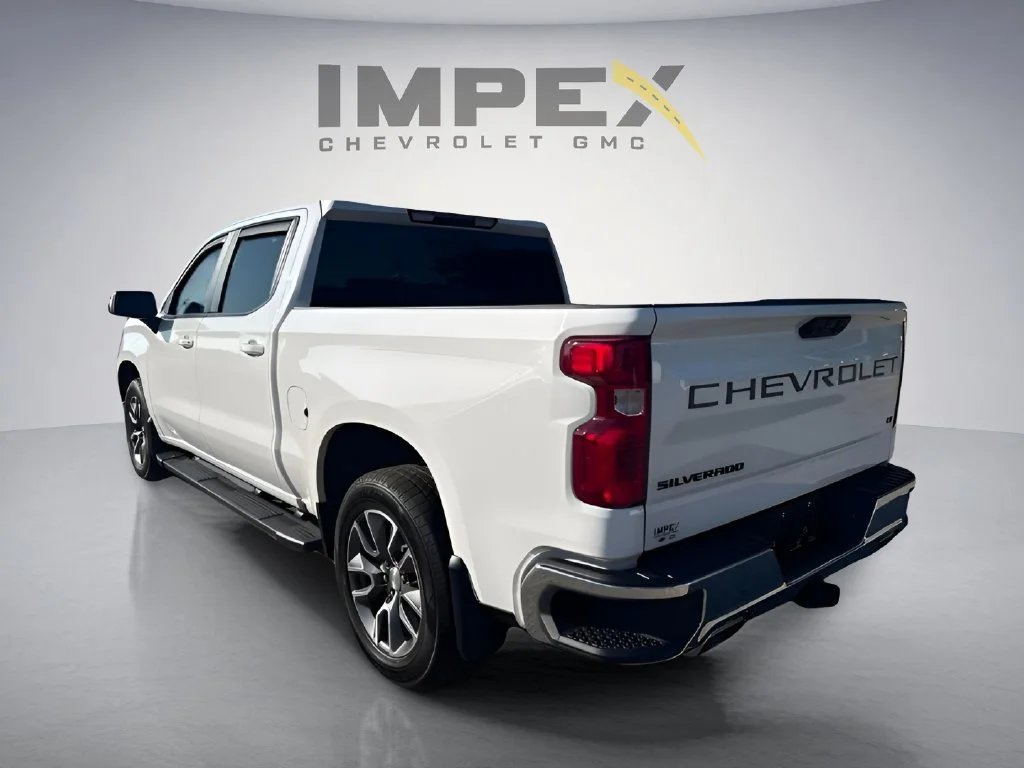 Used 2024 Summit White Chevrolet LT image 6