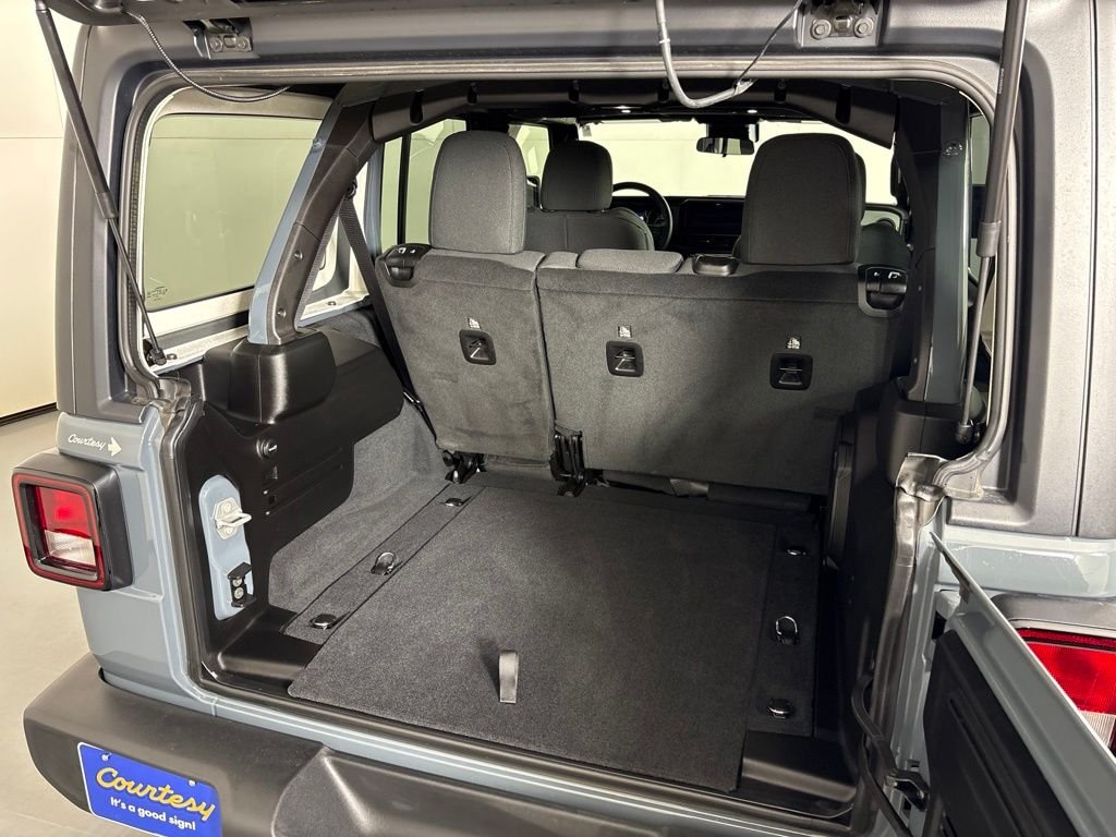 Used 2025 Gray Jeep Sport S image 20