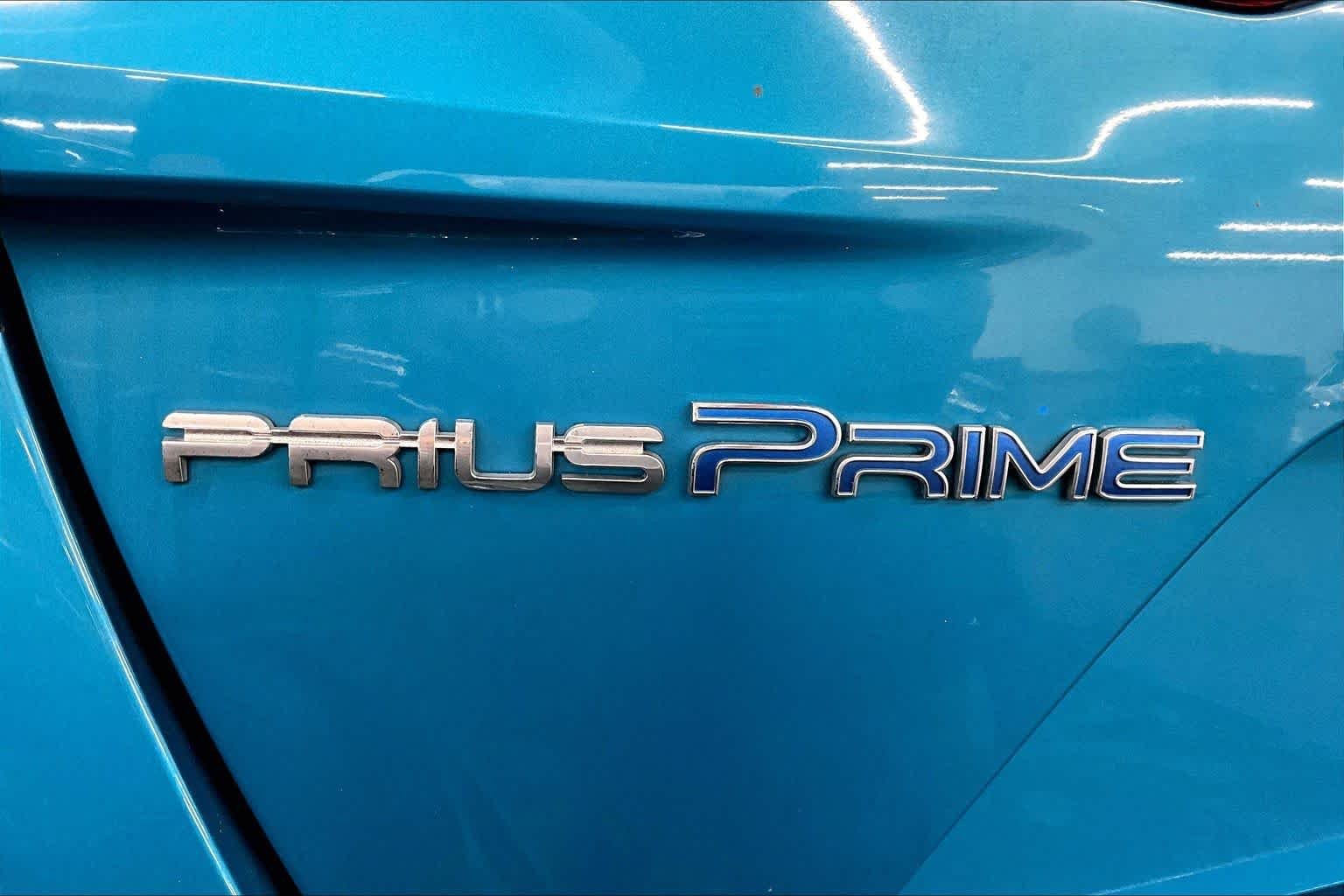 Used 2017 Blue Magnetism Toyota Premium image 9