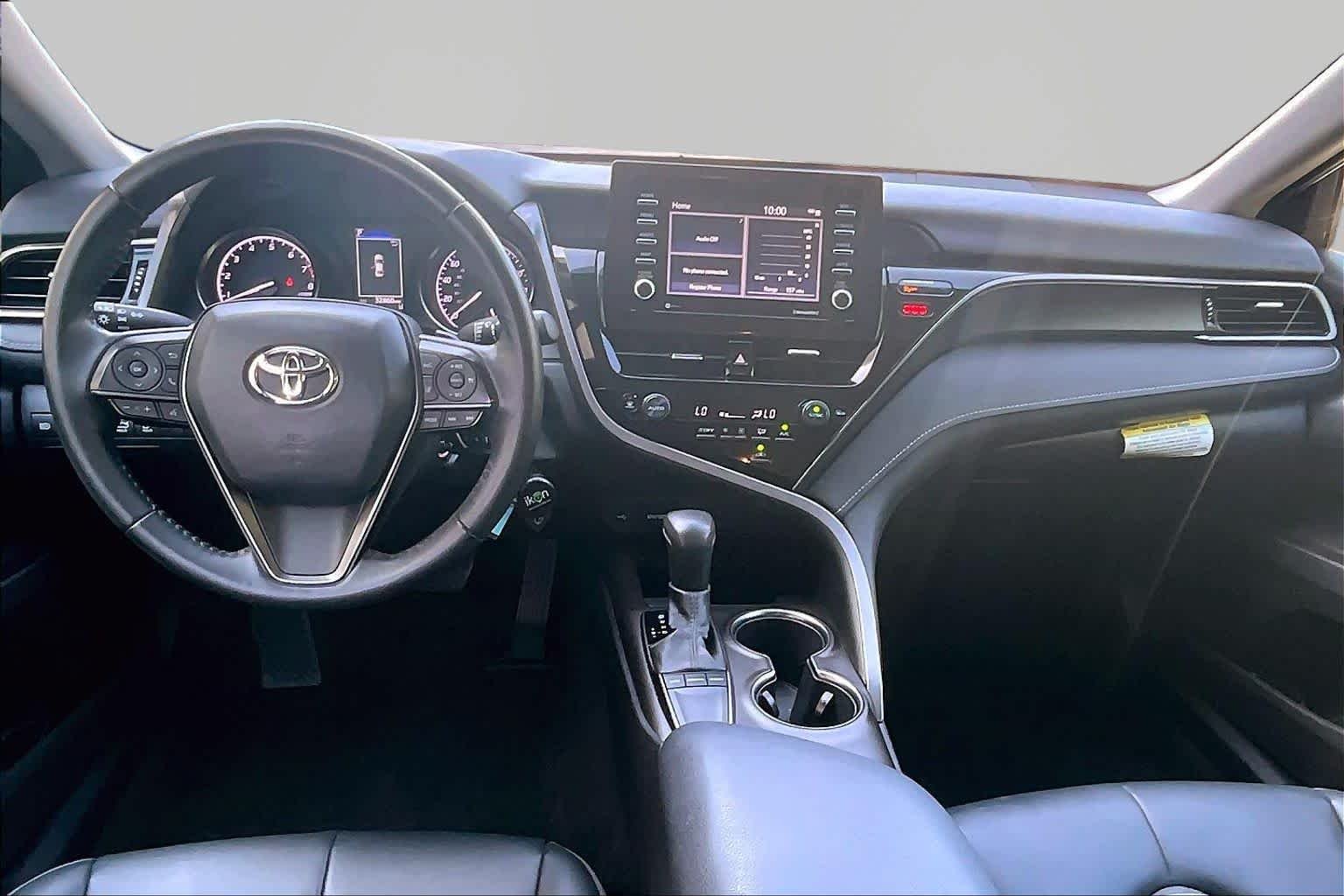 Used 2022 White Toyota SE image 16