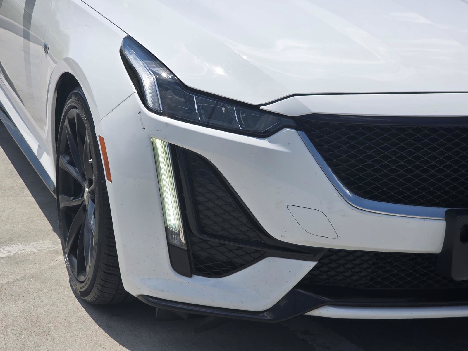 Used 2021 SUMMIT WHITE Cadillac Sport image 8