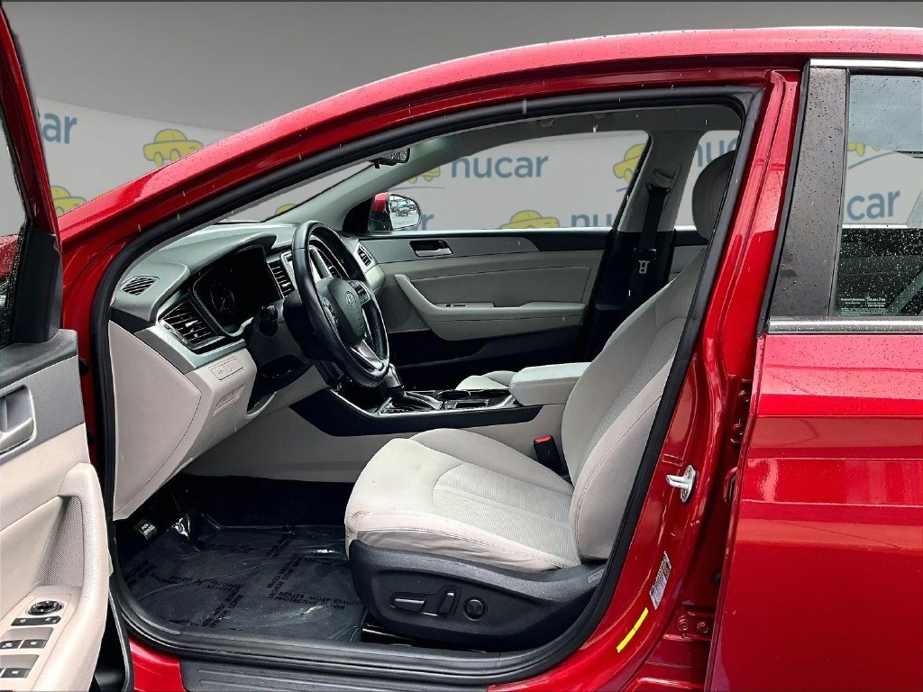 Used 2018 Red Hyundai SEL image 10