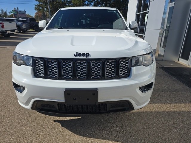 Used 2018 Jeep Grand Cherokee Altitude with VIN 1C4RJFAG2JC318320 for sale in Stockton, IL