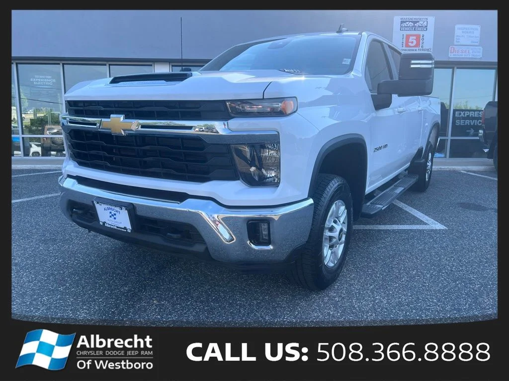 2025 Chevrolet Silverado HD LT 4WD Crew Cab Standard Box's photo
