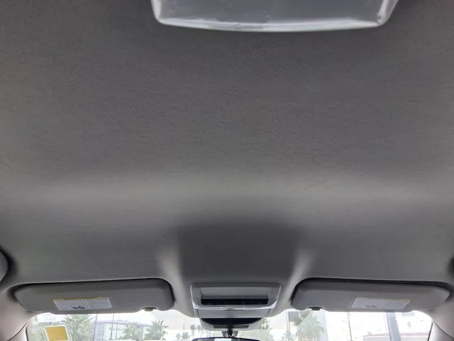 Used 2023 White Nissan SR image 13