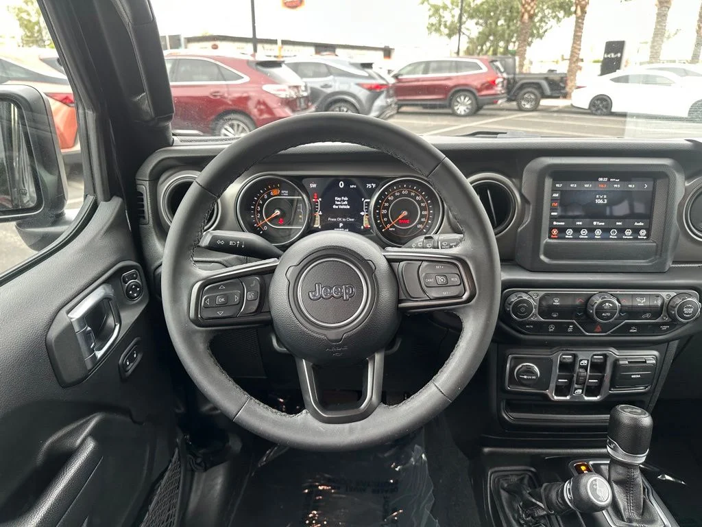 Used 2023 Black Jeep Sport S image 12