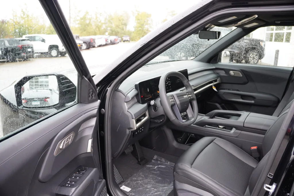 New 2027 Ebony Black Kia S image 10