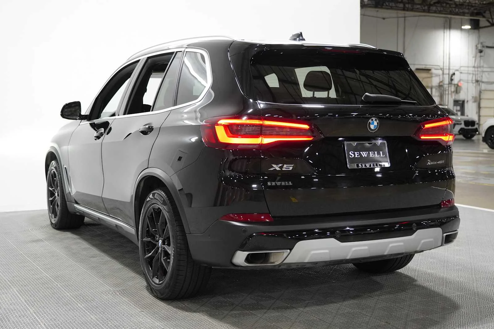 Used 2023 Jet Black BMW xDrive40i image 6