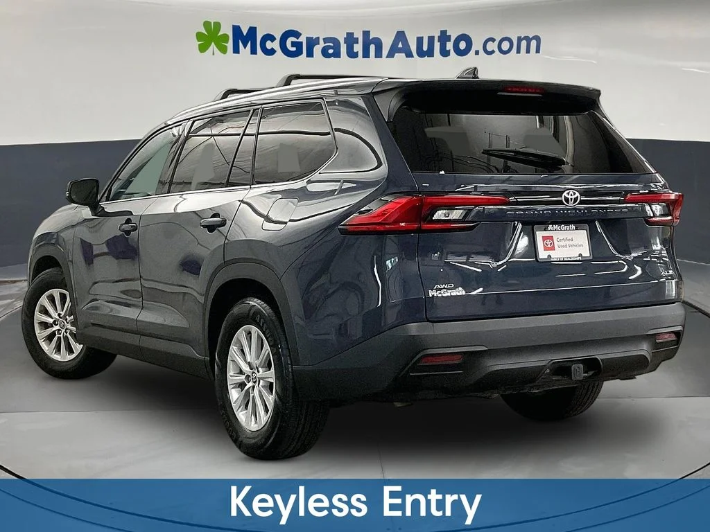 Used 2024 White Toyota XLE image 3