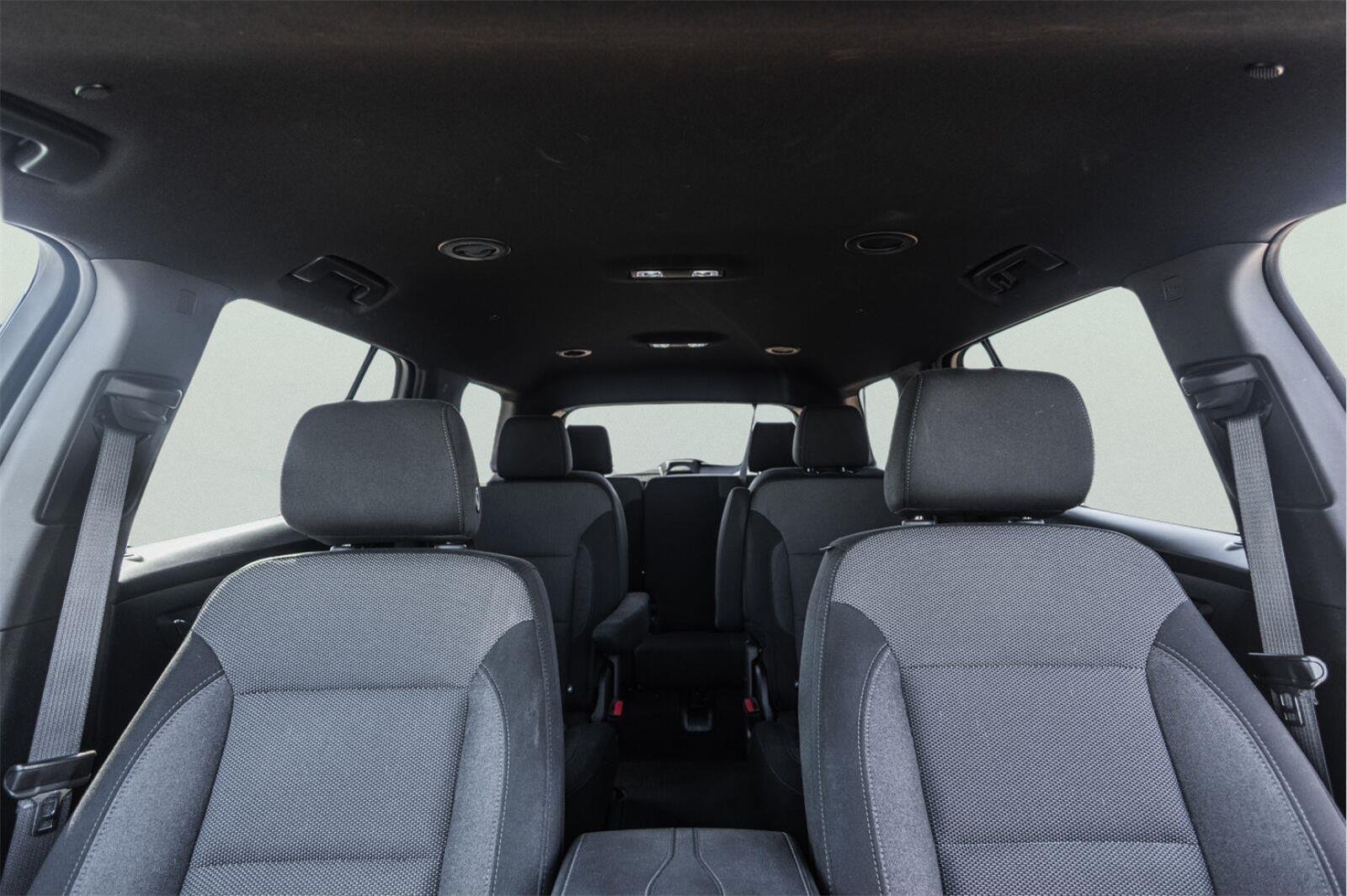 Used 2023 SUMMIT WHITE Chevrolet LT Cloth image 3