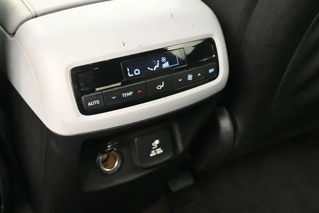 Used 2021 White Hyundai SEL image 20