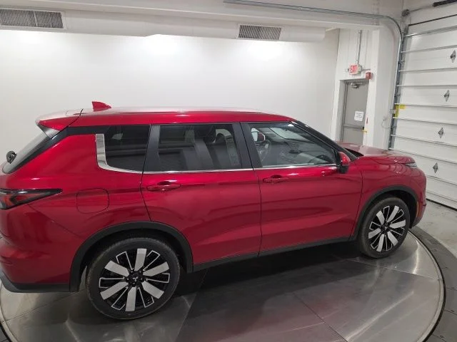 New 2026 Red Diamond Mitsubishi SE S-AWC image 4
