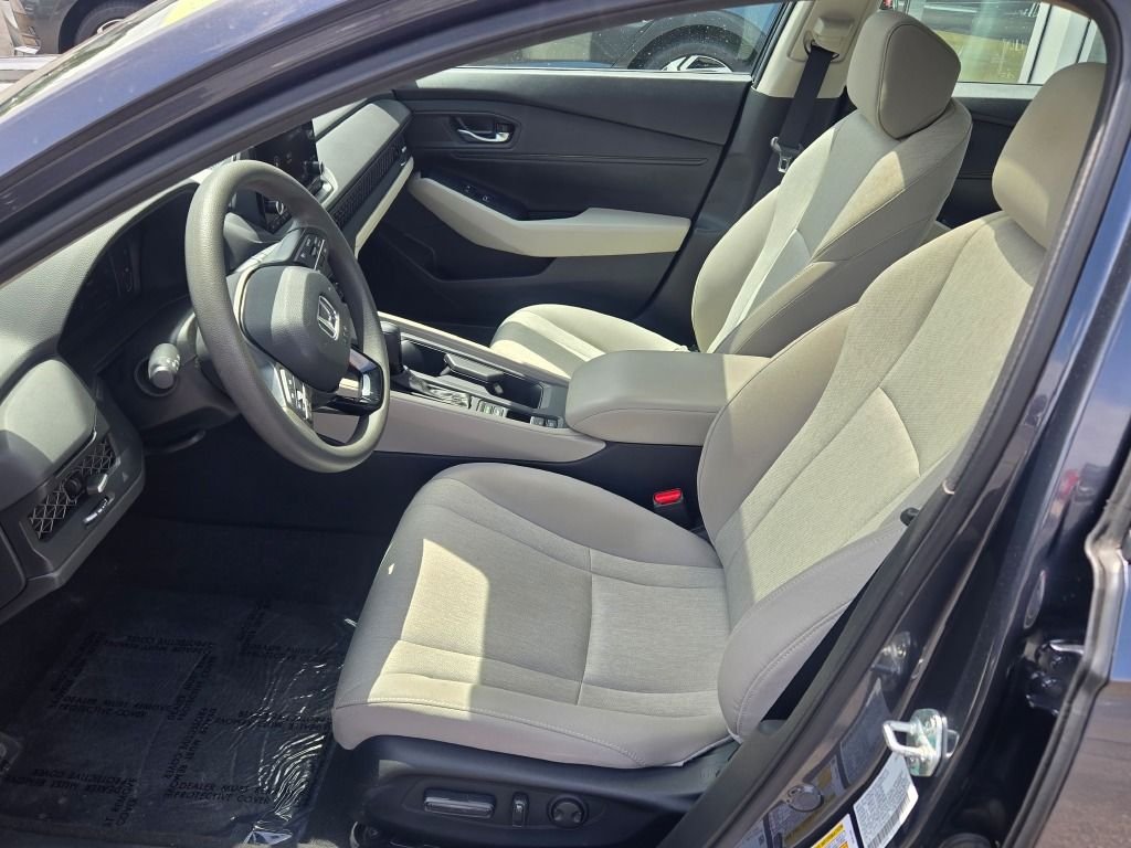 Used 2023 Meteorite Gray Metallic Honda EX image 18