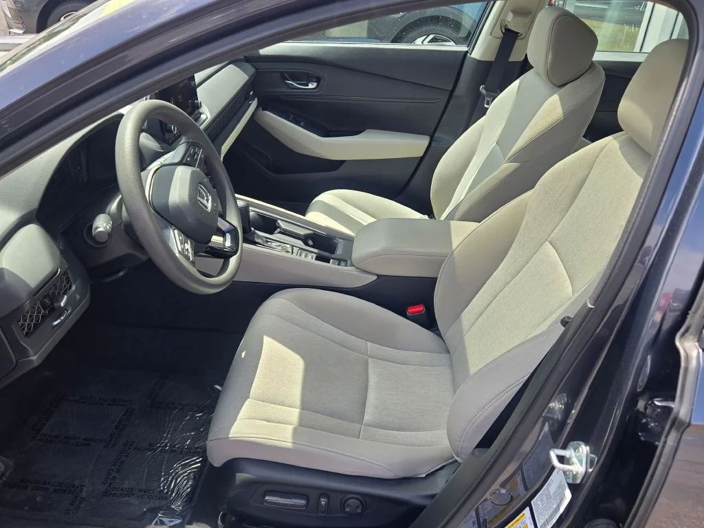 Used 2023  Honda EX image 18