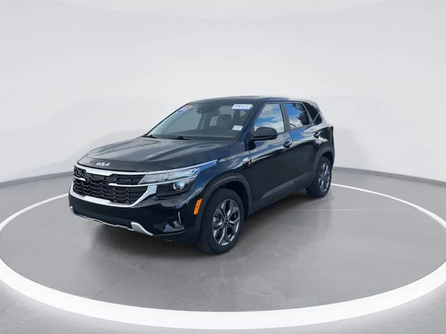 Used 2024 Black Kia LX image 2