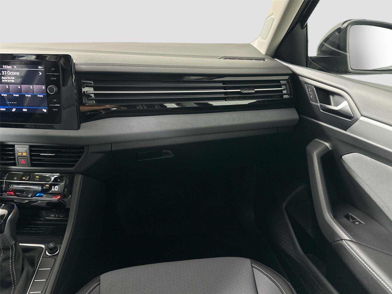 New 2025 Deep Black Pearl Volkswagen SE image 23