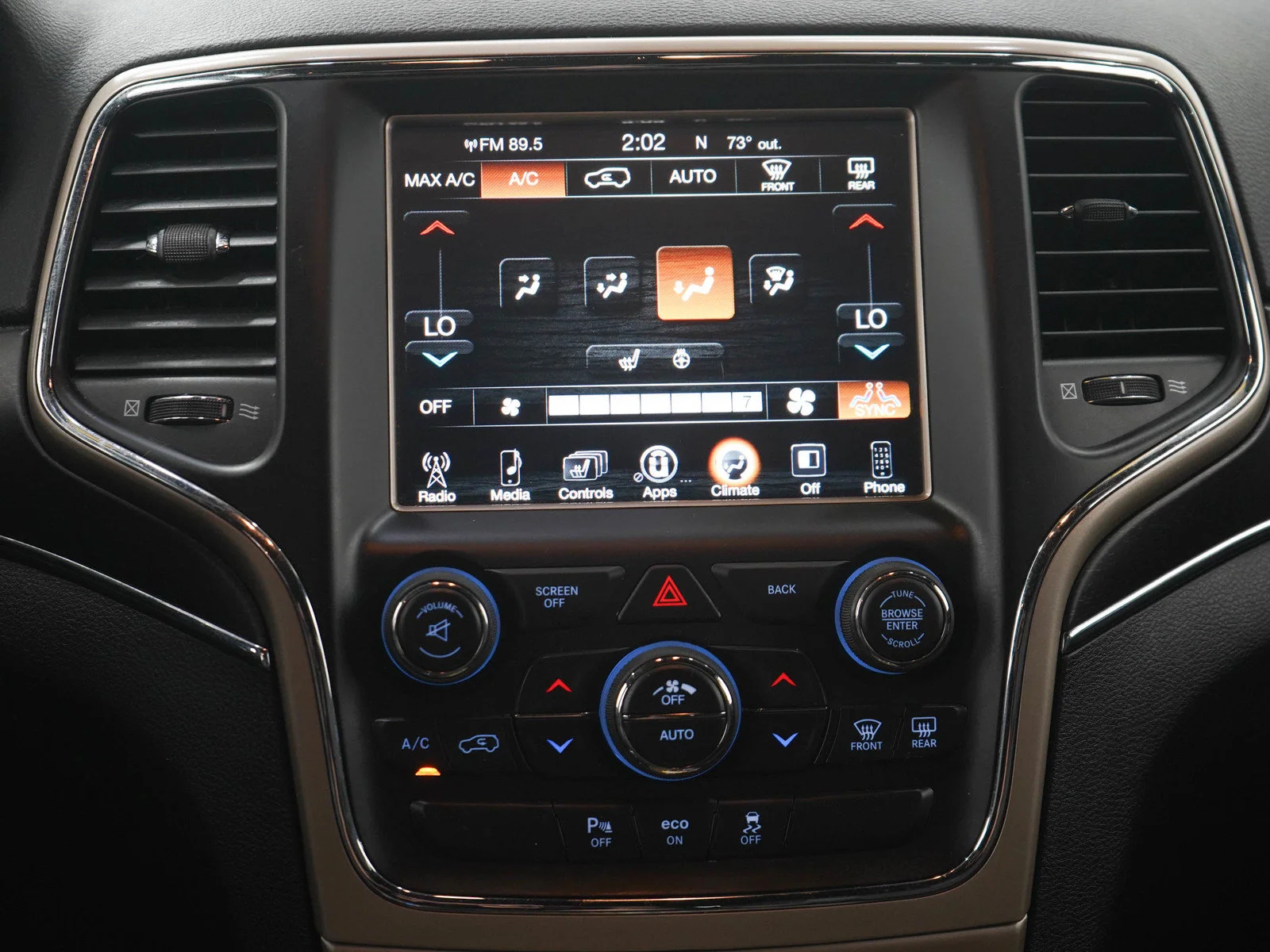 Used 2015 Brilliant Black Crystal Pearlcoat Jeep Limited image 18