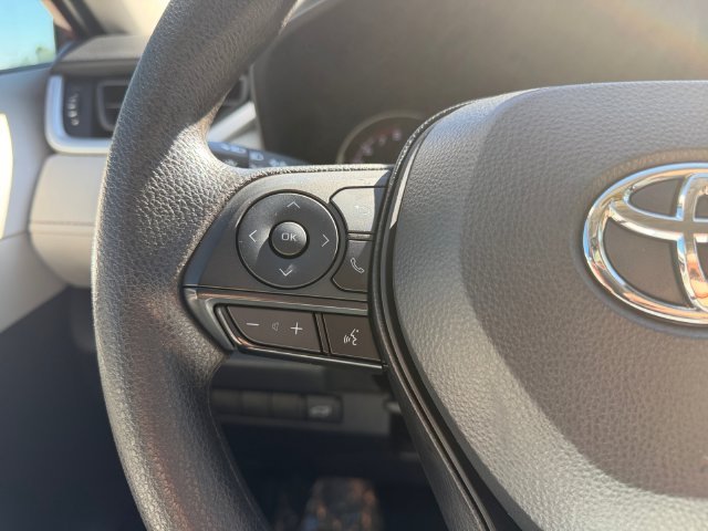 Certified Used 2025 Pearl Toyota XLE image 28
