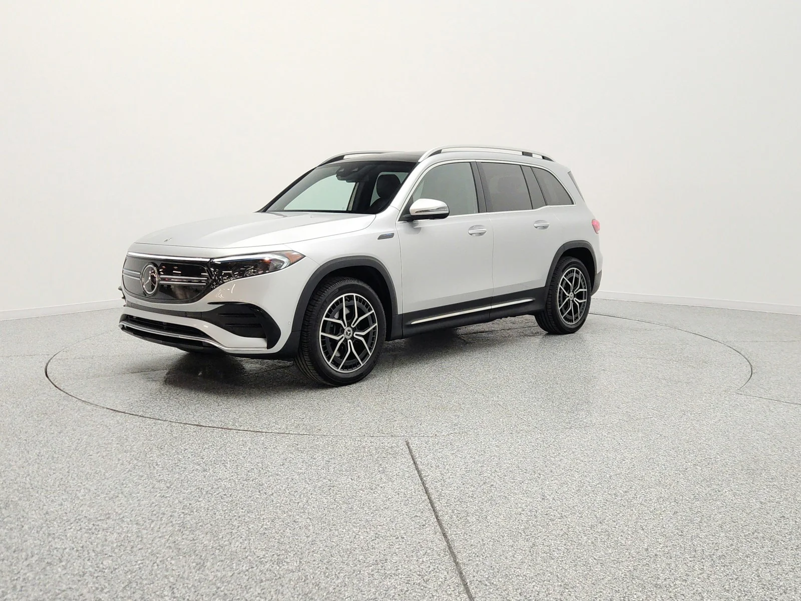 2022 Mercedes-Benz EQB EQB 300's photo