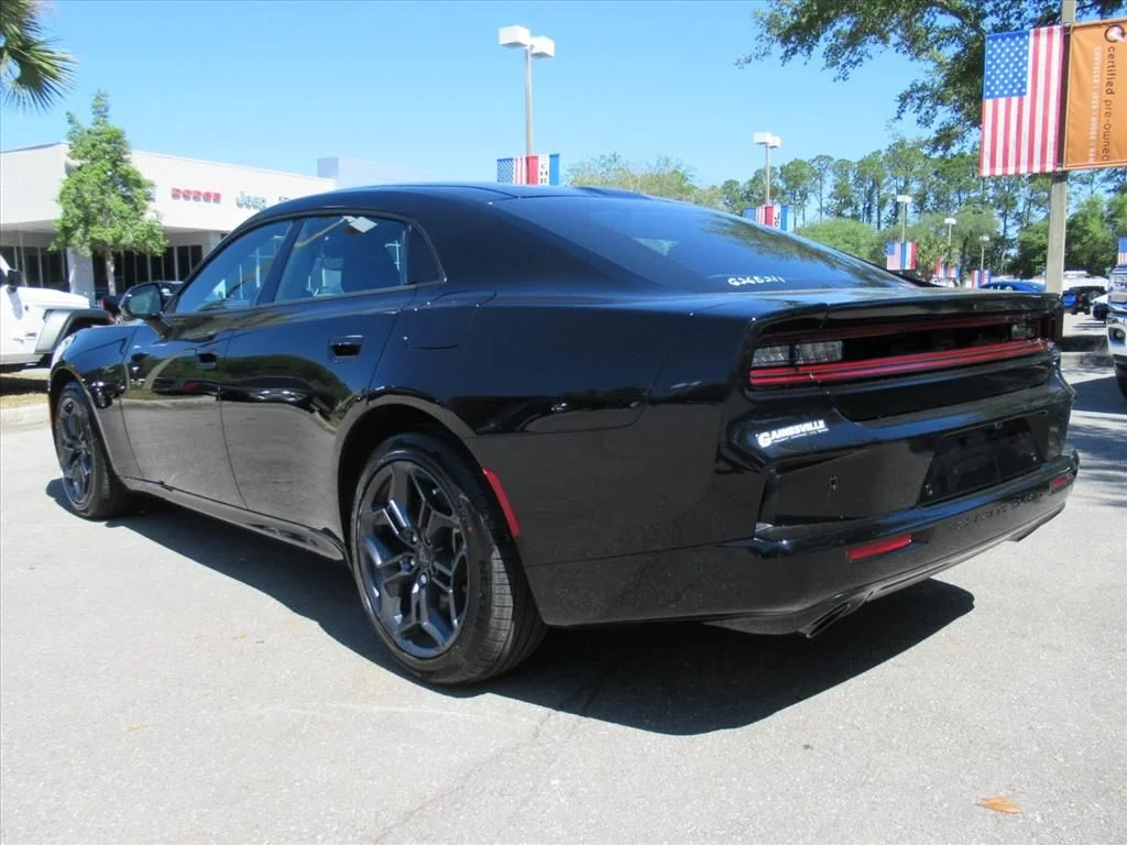 New 2026 Diamond Black Crystal Pearlcoat Dodge R/T image 5