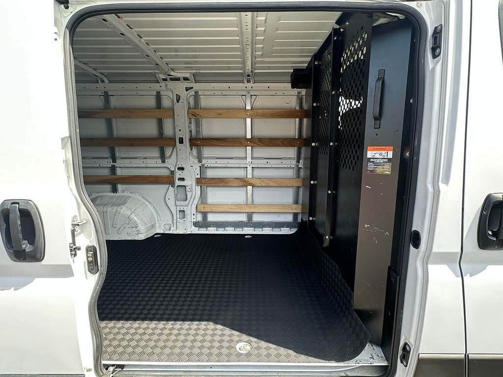 Used 2025 White Ram Base image 20