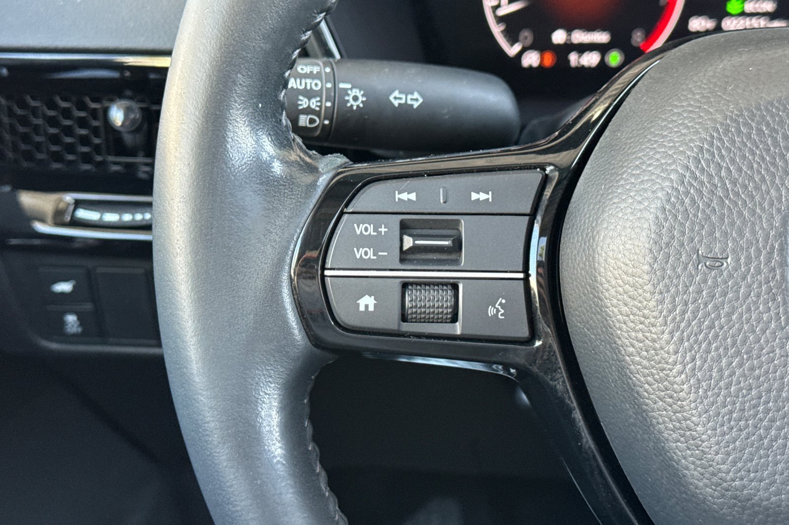 Used 2025 Black Honda EX-L image 28