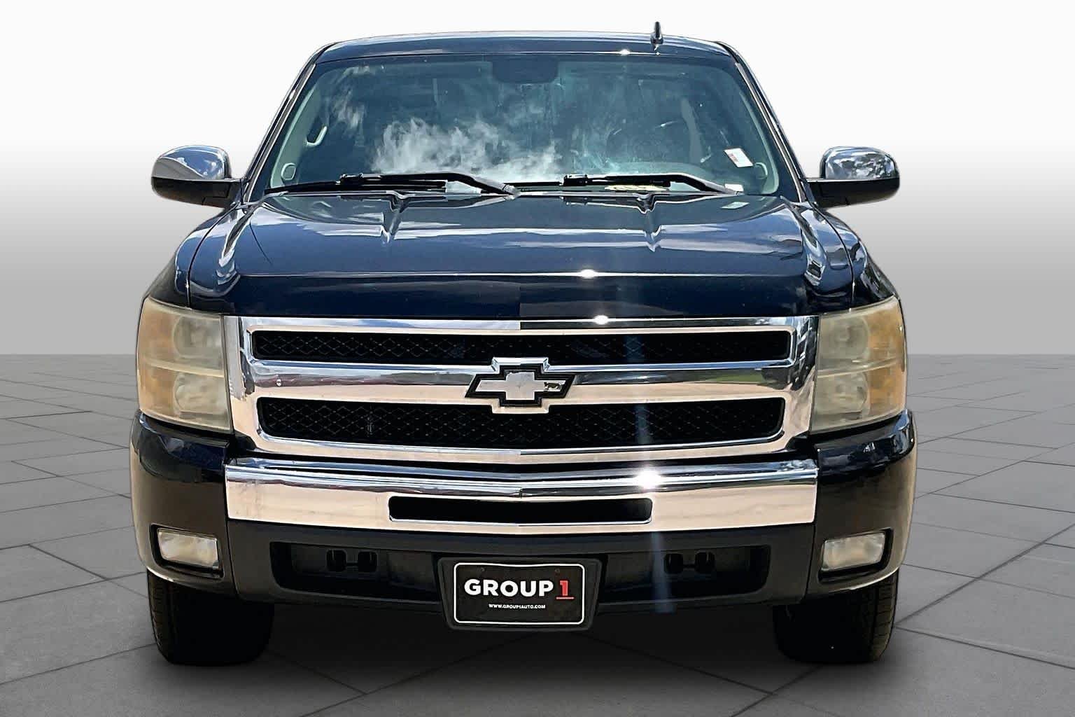 Used 2011 BLACK Chevrolet LT image 3