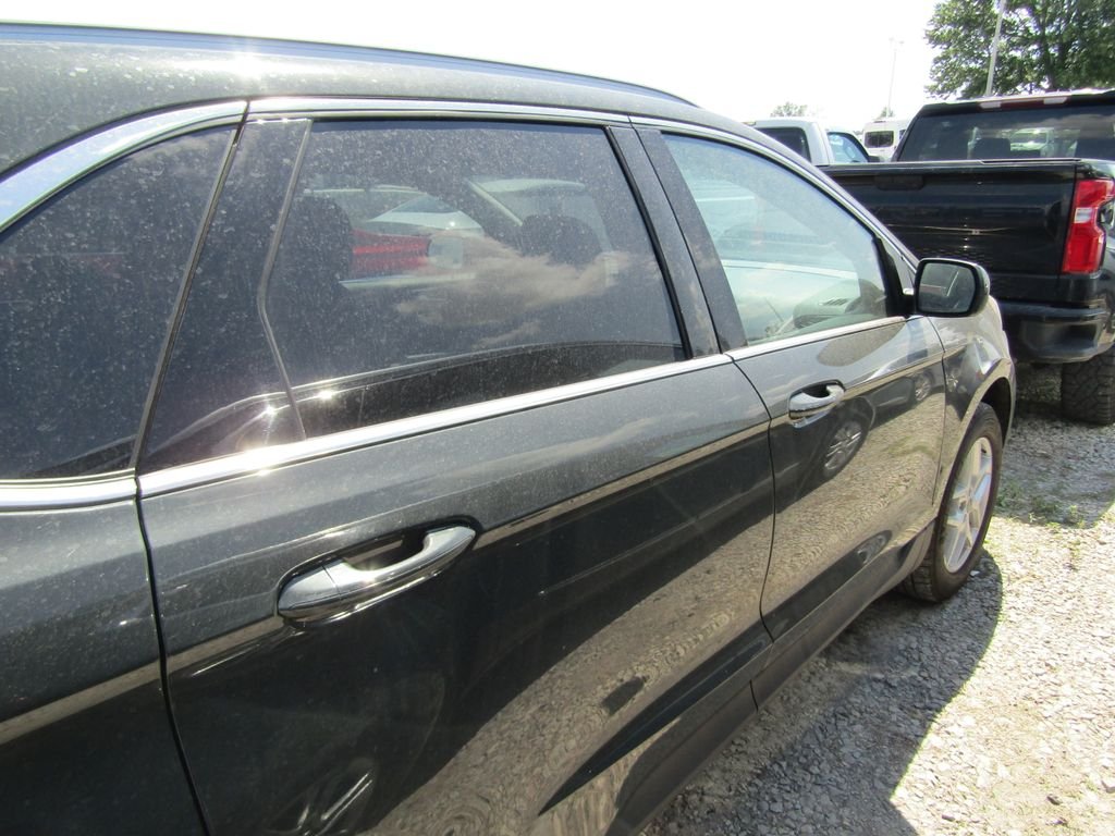 Used 2023 Green Ford SEL image 6