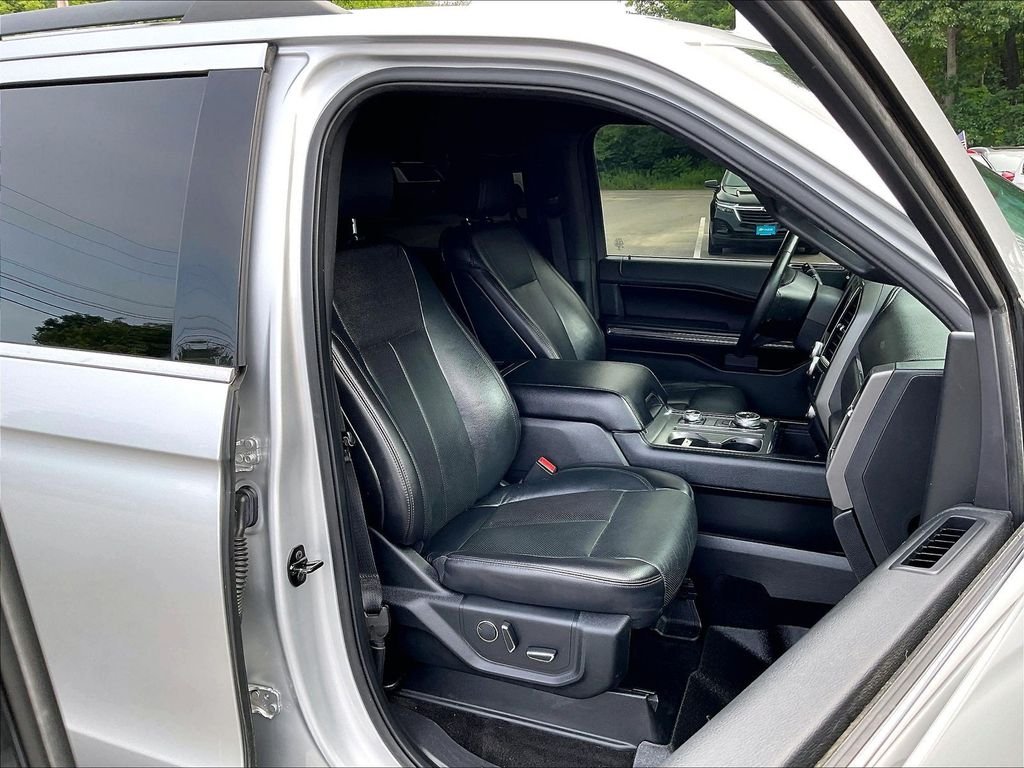 Used 2018 Silver Ford XLT image 11