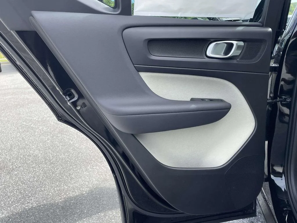 New 2026 Onyx Black Volvo Plus image 2