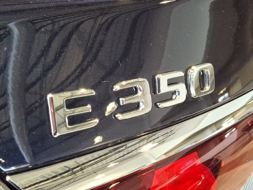 New 2027 Nautical Blue Metallic Mercedes-Benz E 350 image 16
