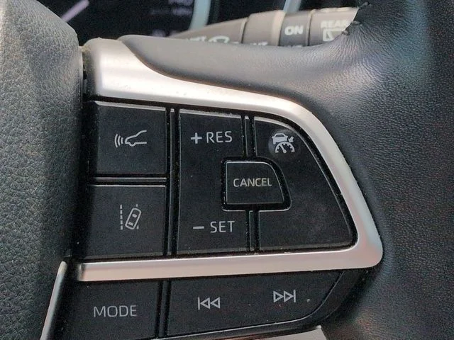 Certified Used 2024 2024 TOYOTA HIGHLANDER XLE Toyota XLE image 25