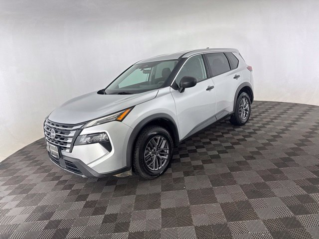 Used 2024 Silver Nissan S image 3