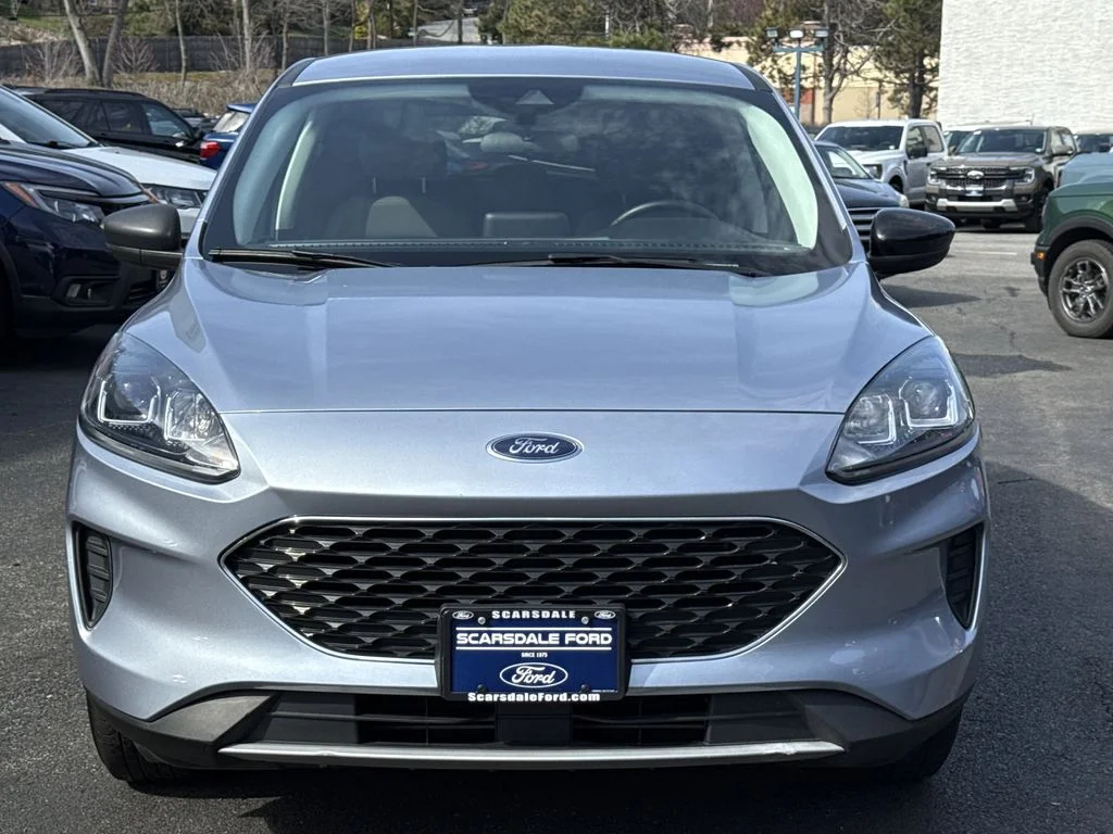 Used 2022 Ford Escape SE with VIN 1FMCU9G60NUB37290 for sale in Scarsdale, NY