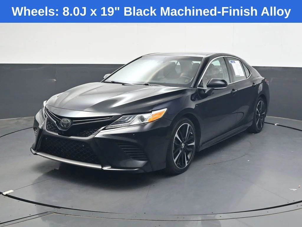 Used 2018 Midnight Black Metallic Toyota XSE image 9
